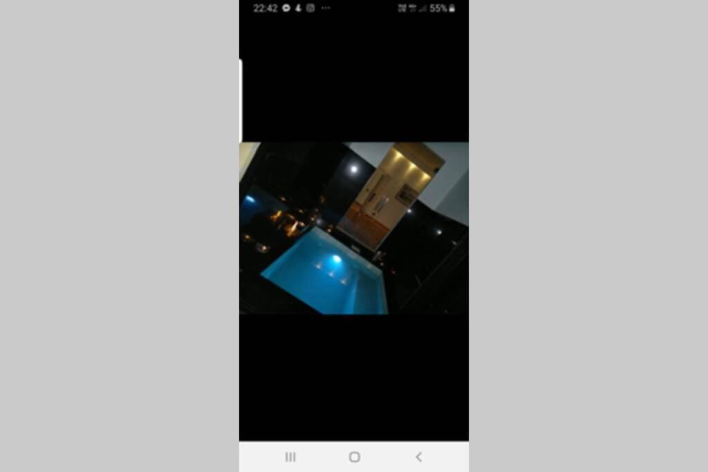 La Casa Con Piscina Riscaldata Interna Anna Luxury Garden Apartman Pisa Kültér fotó