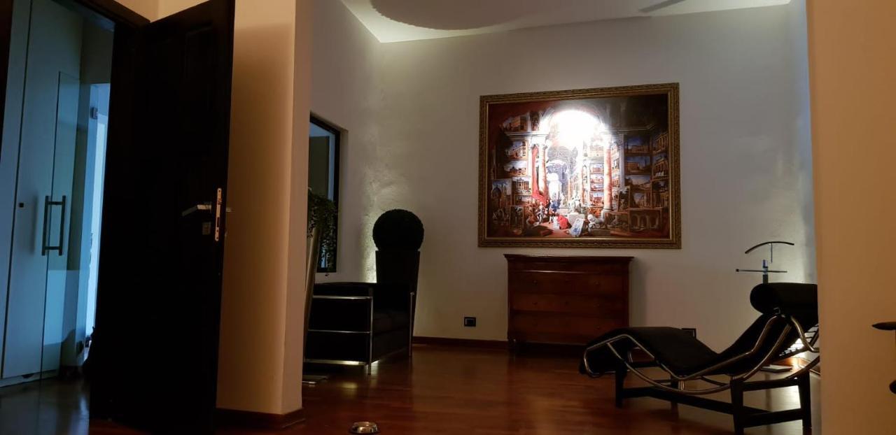 La Casa Con Piscina Riscaldata Interna Anna Luxury Garden Apartman Pisa Kültér fotó